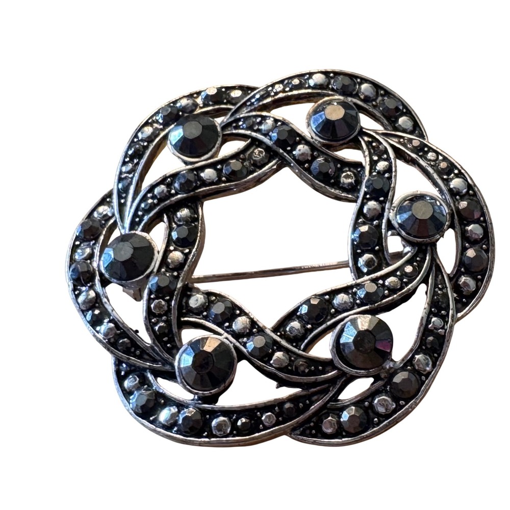 Vintage Black Rhinestone Wreath Brooch Silver Tone Celtic Knot Pin Hematite Tone